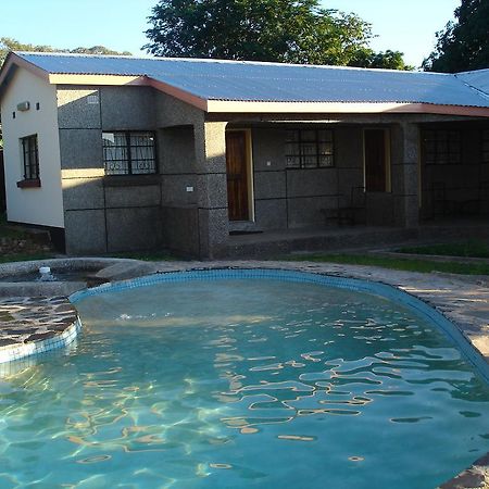The Stone Guest House Livingstone Extérieur photo