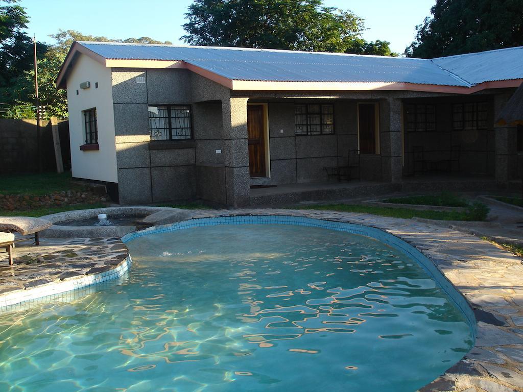 The Stone Guest House Livingstone Extérieur photo
