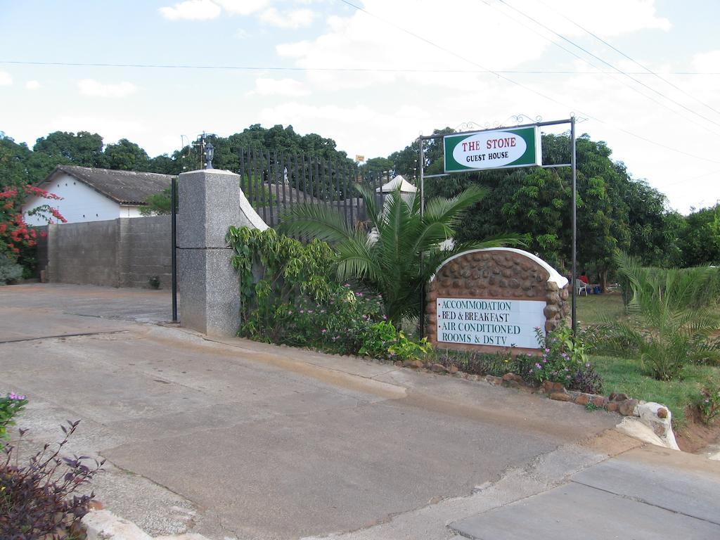 The Stone Guest House Livingstone Extérieur photo