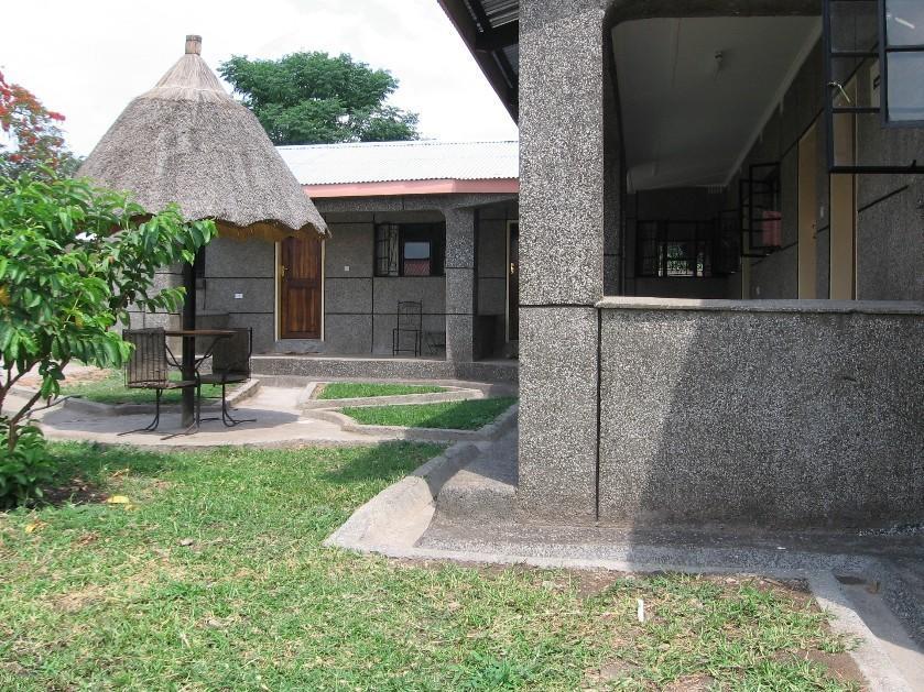 The Stone Guest House Livingstone Extérieur photo