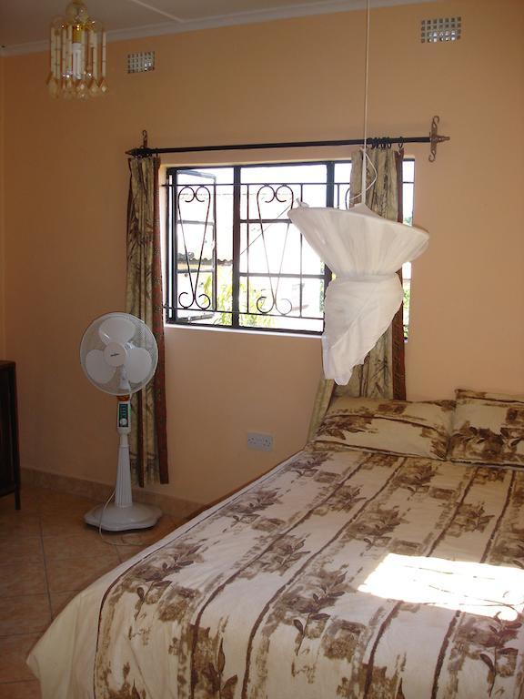 The Stone Guest House Livingstone Extérieur photo