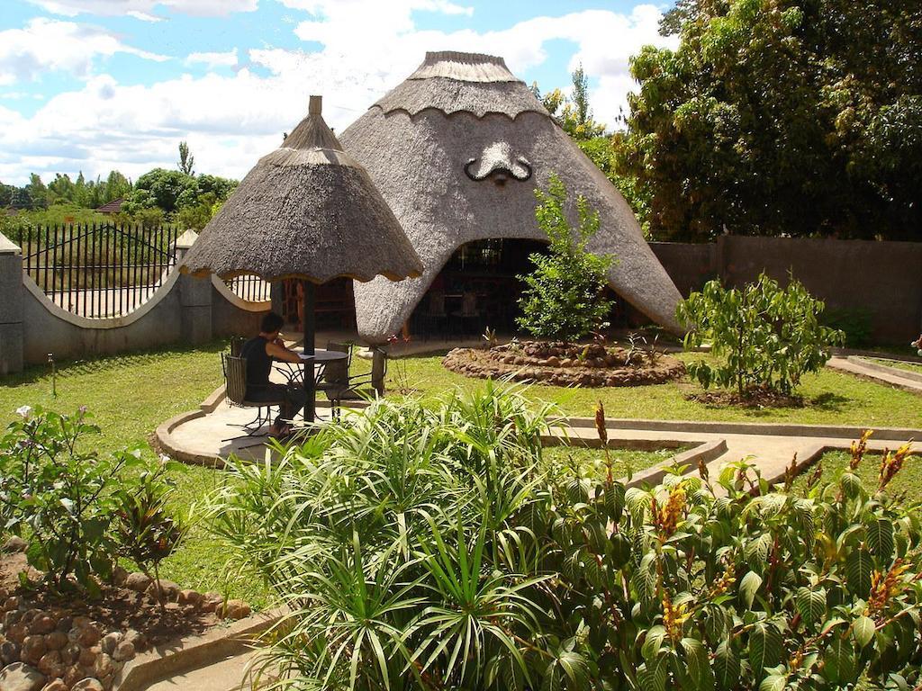 The Stone Guest House Livingstone Extérieur photo